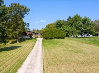 876 W Garfield Rd, Aurora, OH 44202