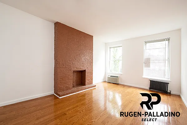 Rented by R New York | media 2