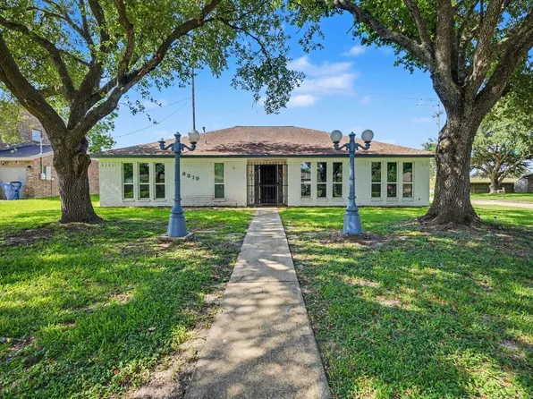 8319 Crestwood Dr, Texas City, TX 77591