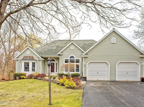 28 Greyledge Drive, Albany, NY 12211