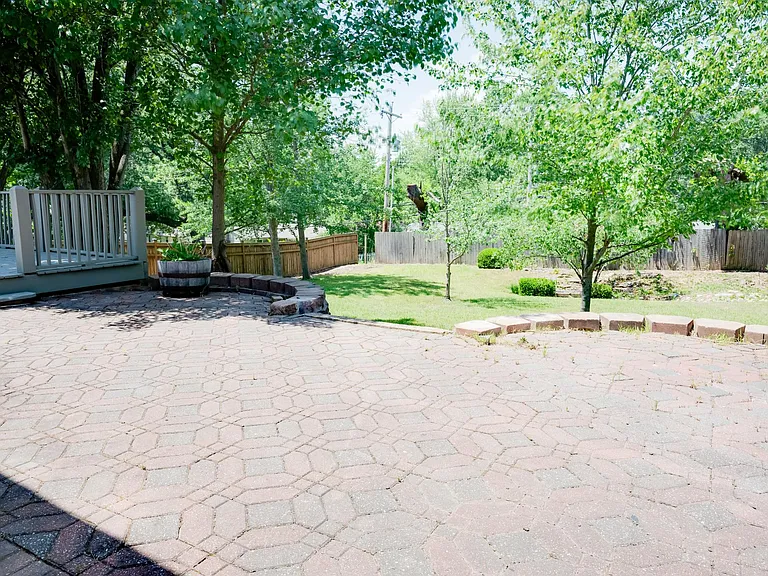 327 Royal Village Dr — Photo 56