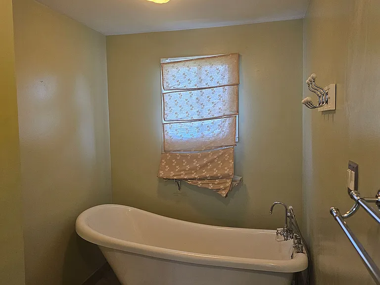 283 Delancey Blvd — Photo 34