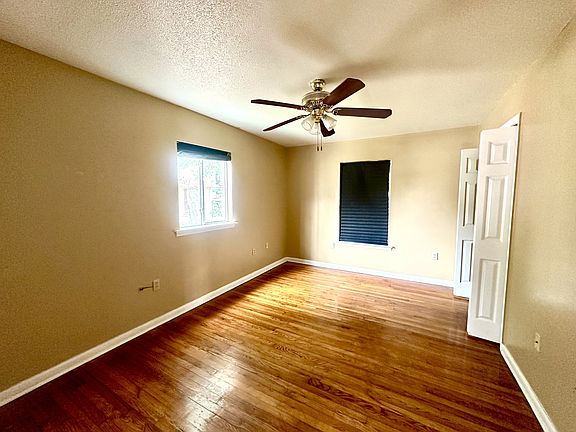 3rd image of 606 E Adair St