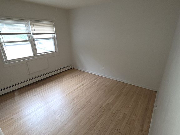 5th image of 3517 Charles Ct APT 4
