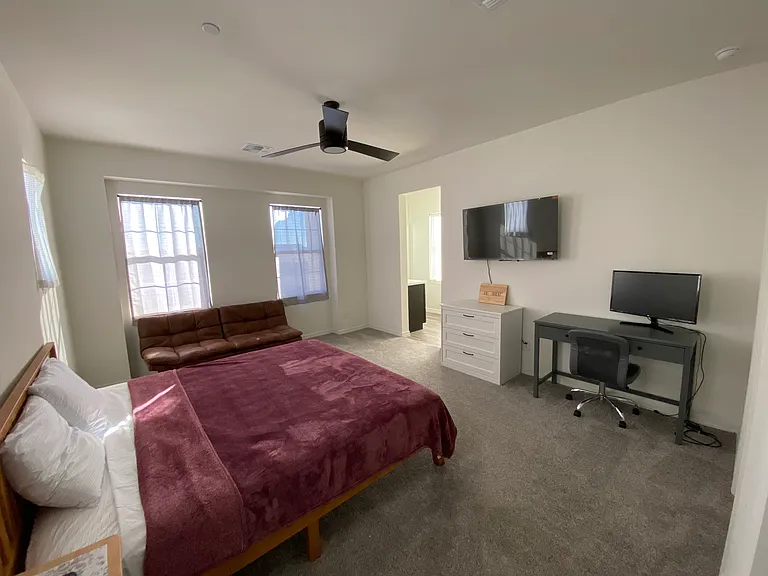 254 E Markwood Dr — Photo 2