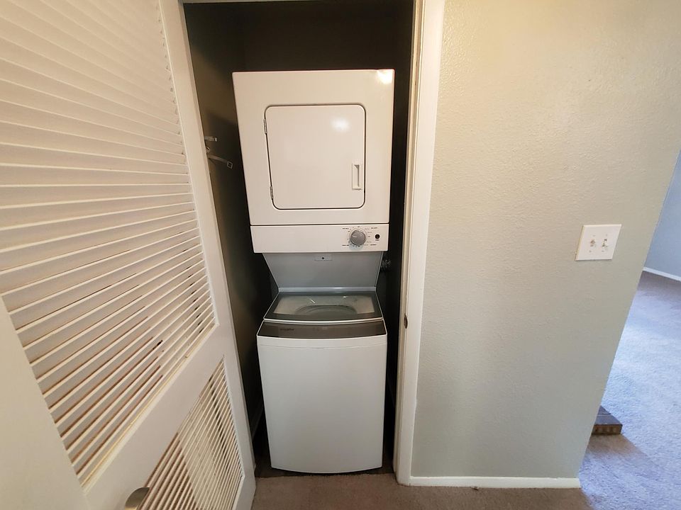 1st image of 1100 Leah Ave
