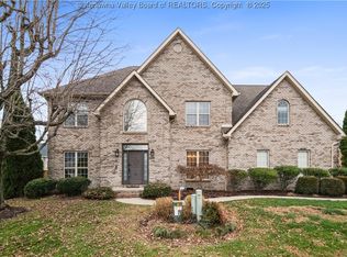 1002 Nye Cir, Hurricane, WV 25526