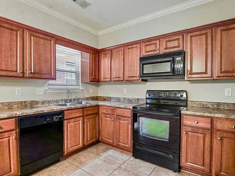 2742 Oxmoor Way — Photo 8