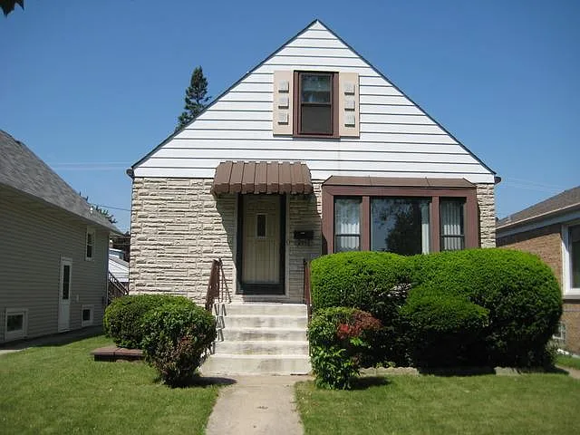 2570 Rhodes Ave photo 1