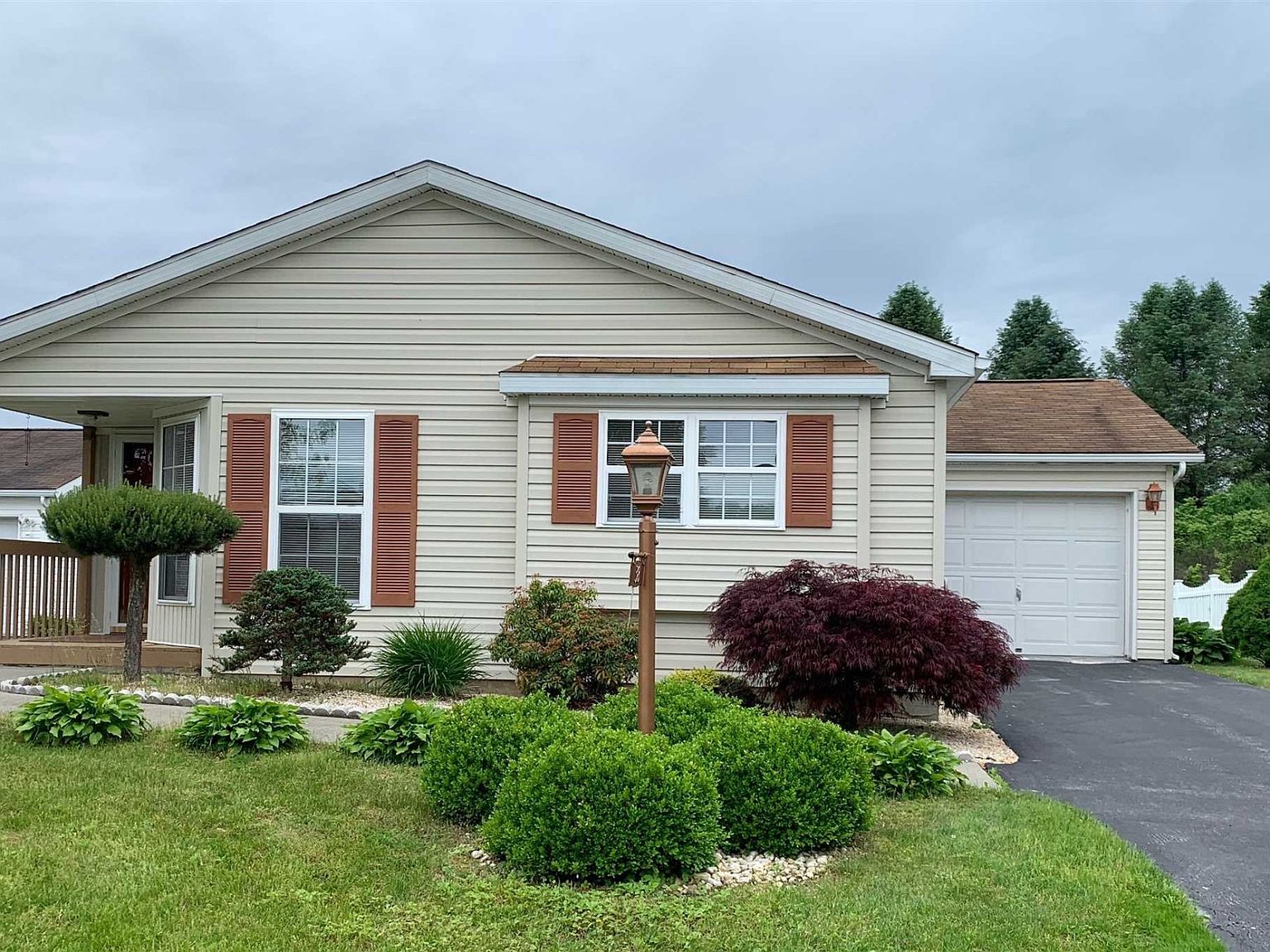 38 Gables Blvd, Poughkeepsie, NY 12603 Zillow