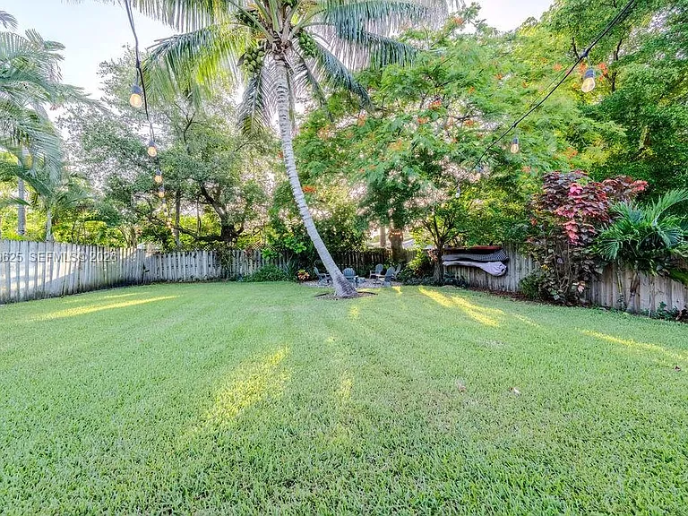 1305 NW 5th Ave — Photo 37