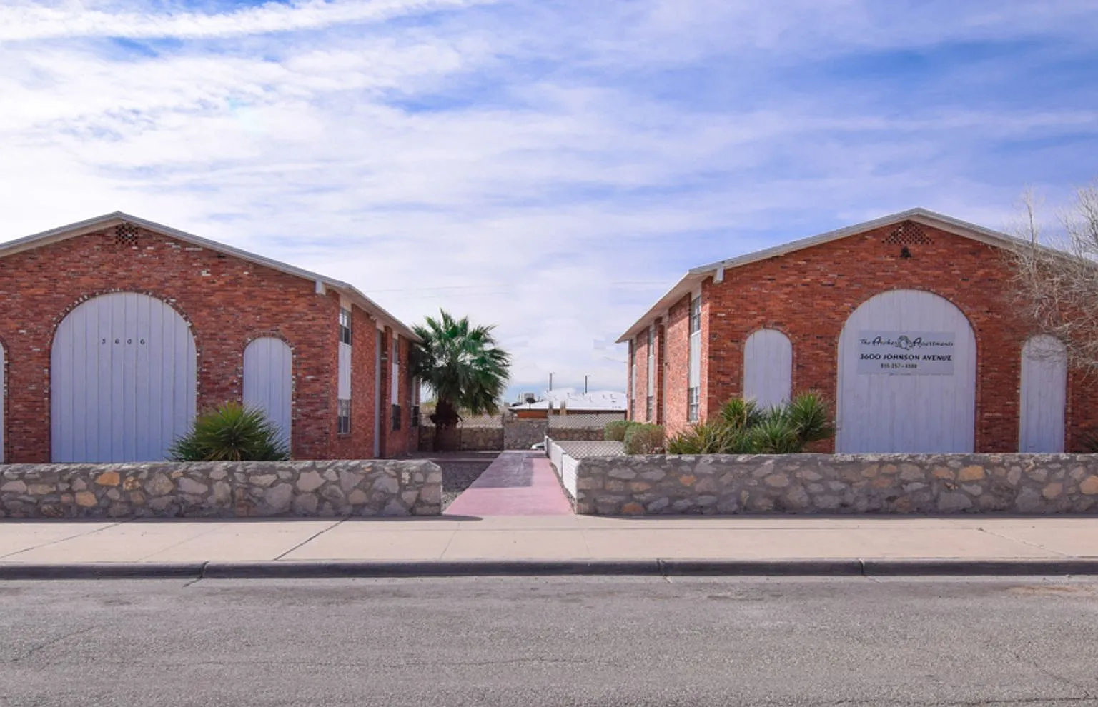 The Arches Apartments — Photo 3