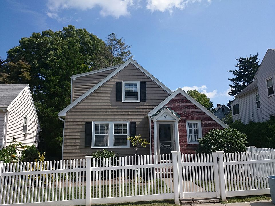 1st image of 235 Maple St