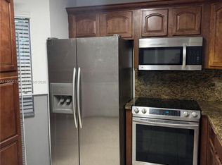 7045 NW 173rd Dr, Hialeah, FL 33015