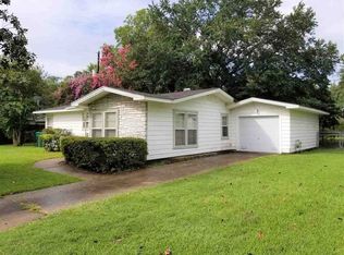 203 Bluebonnet Dr, Orange, TX 77630