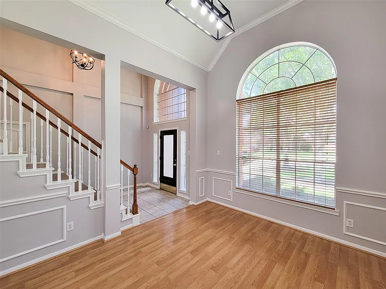 9410 Barretts Glen Ct — Photo 5