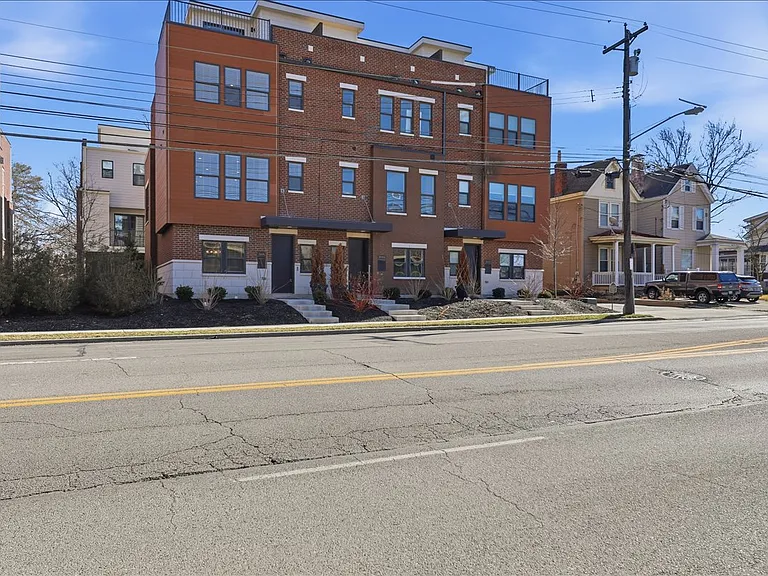 3908 Edwards Rd — Photo 3