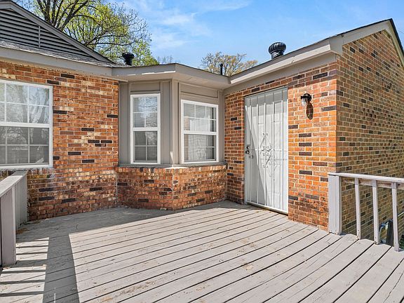 5th image of 3728 Merritt St