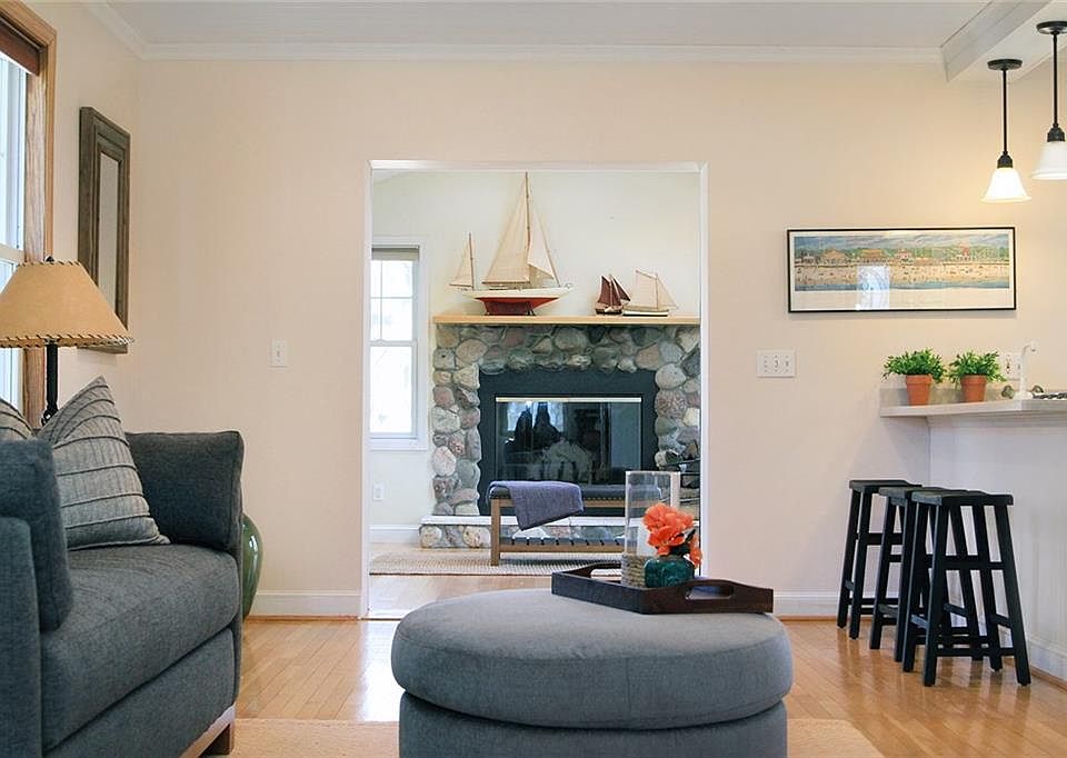 6 Hunter Ave, Newport, RI 02840 Zillow