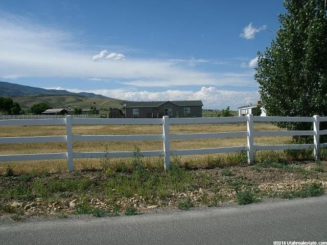 2nd image of 650 S Maple Drive #B.cup M74