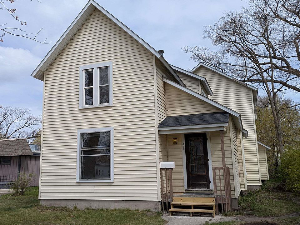 1st image of 611 E 8th St