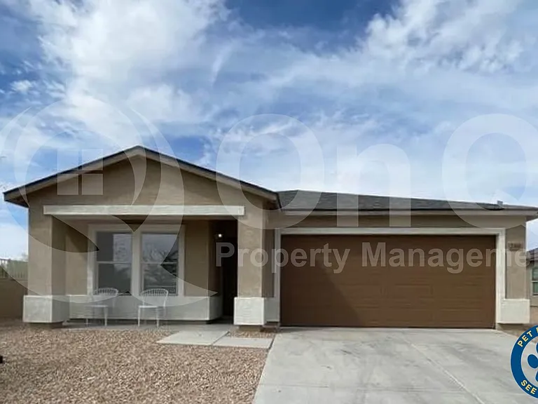 286 E Bobcat Pl — Photo 1
