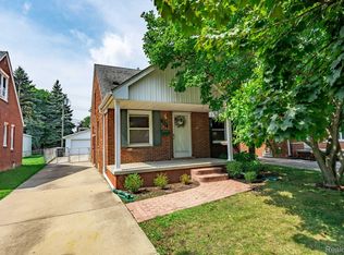 7716 Larme Ave, Allen Park, MI 48101