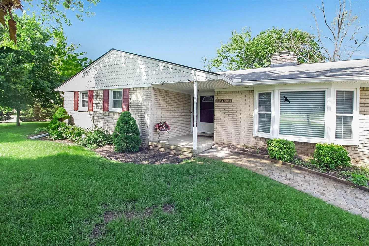28275 N Dixboro Rd photo 1