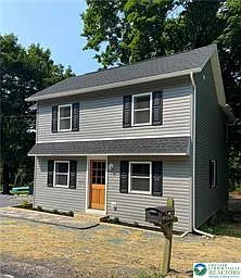 3 bed, 1.5 bath, 1328 sqft, $1,975 — Photo 1