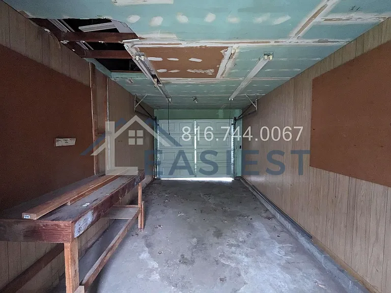 2402 S Claremont Ave — Photo 17