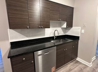 430 Stevens Dr #201, Addison, IL 60101