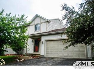 3290 Pine Creek Dr, Brighton, MI