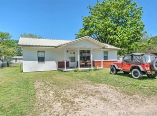 823 W Audd Ave, Checotah, OK 74426