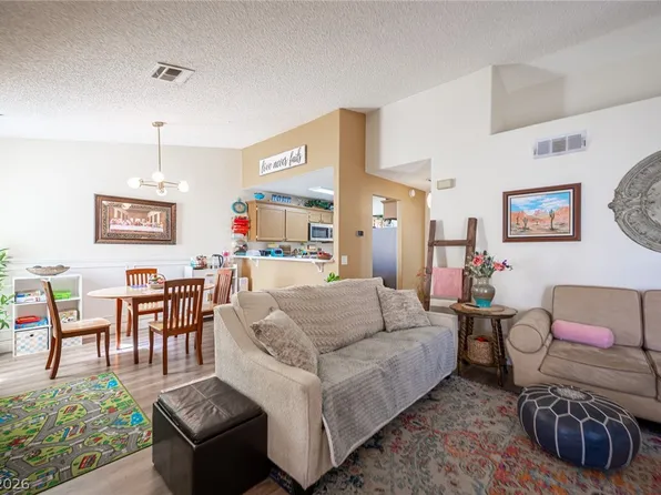 1800 Edmond St Unit 207, Las Vegas, NV 89146