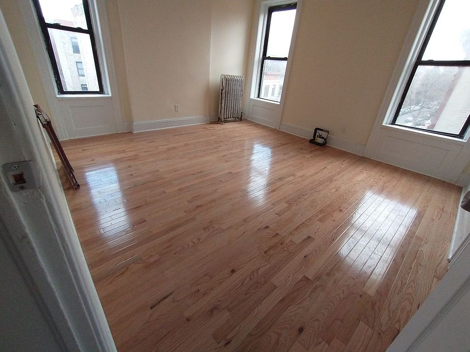 1st image of 2 Hawthorne St APT 11