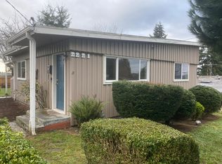 2221 NE 8th St, Renton, WA 98056