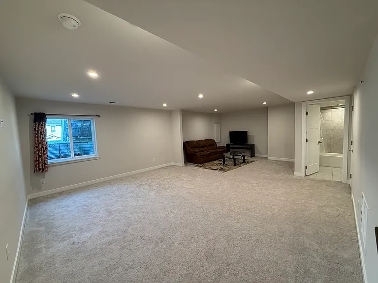 5105 Spruce Rd — Photo 37