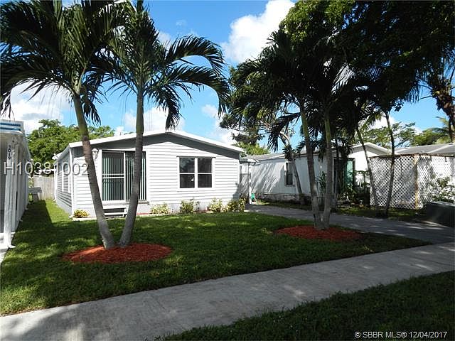 1st image of 3015 SW 51st St