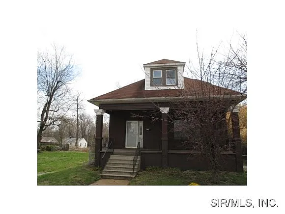 638 N 80th St photo 1