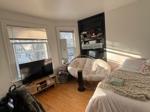 3076 N Bartlett Ave, Milwaukee, WI 53211