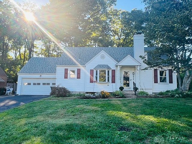 1st image of 2935 Robin Rd