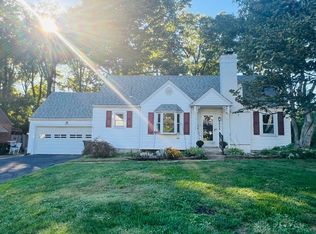 2935 Robin Rd, Kettering, OH 45409