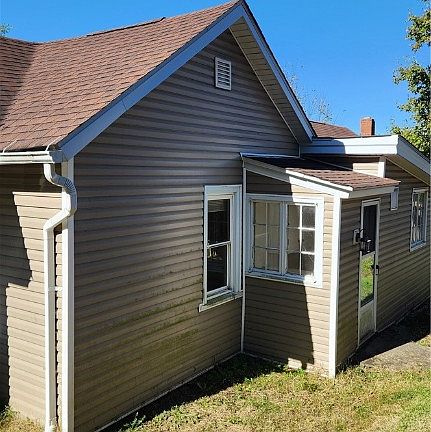 2nd image of 614 Bissell Ave