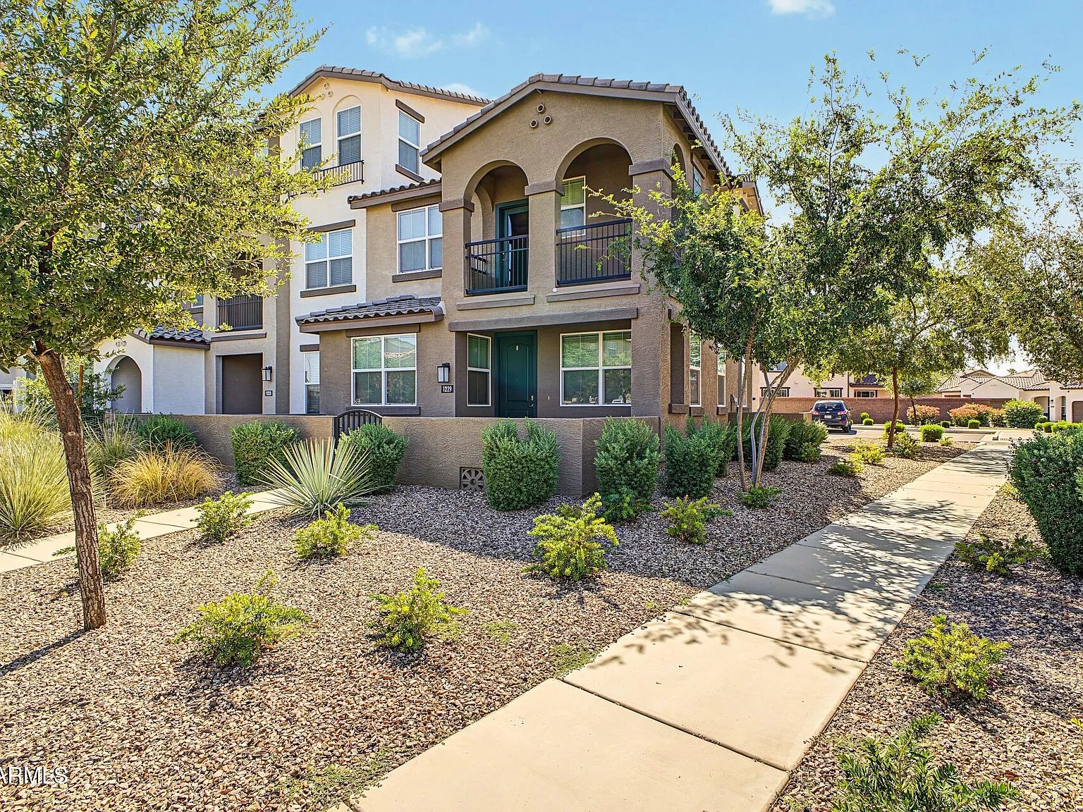 3 bed, 2.5 bath, 1856 sqft, $2,395 — Photo 2