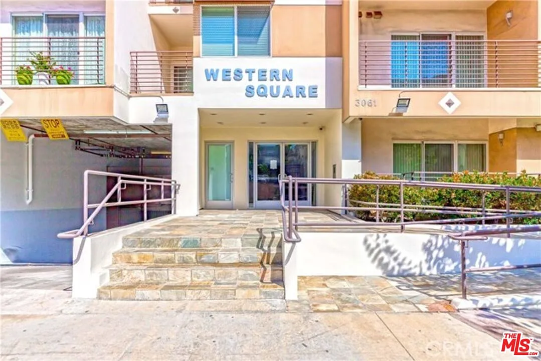 2 bed, 2.0 bath, 960 sqft, $2,600 — Photo 1