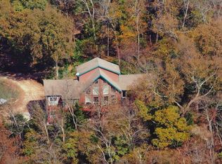 2070 Summit Dr, Perry, KS 66073