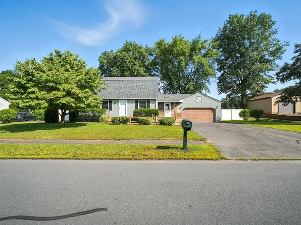 14 Granger Dr, Feeding Hills, MA 01030