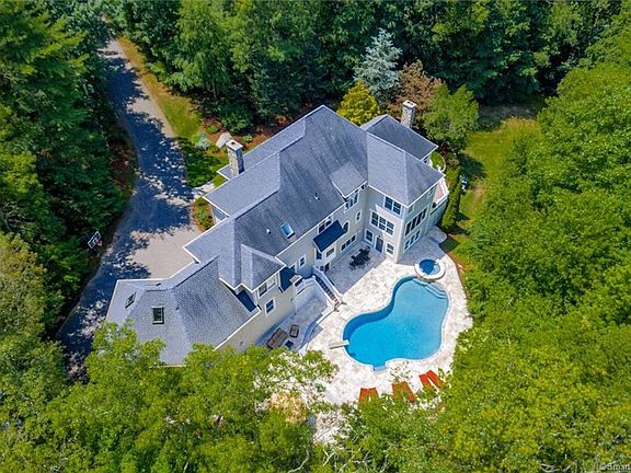 5th image of 46 Greenswood Pl