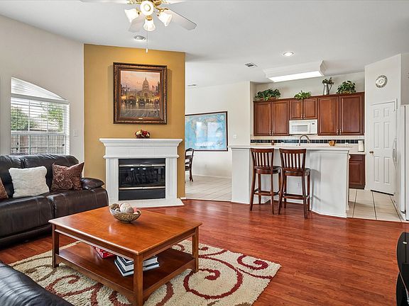 4th image of 1537 Bosque Dr