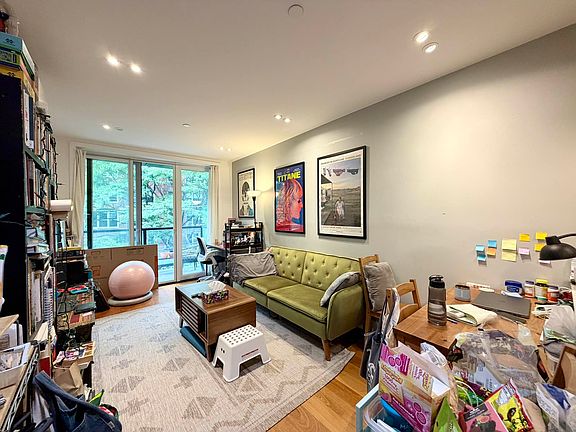 5th image of 729 E 32nd St #4